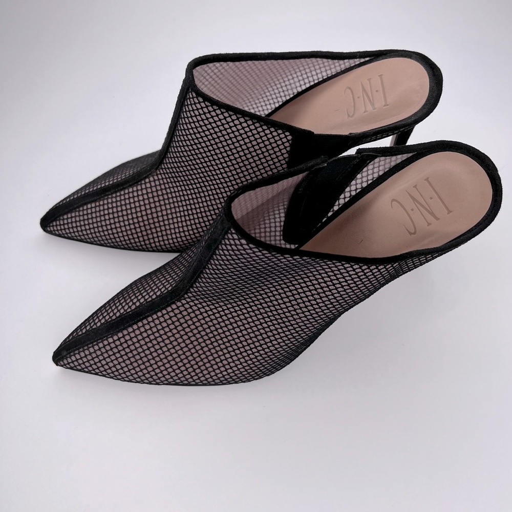 I-N-C International Concepts heals with mesh details